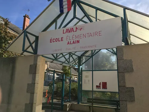 Grève enseignants : une cinquantaine d'écoles fermées en...